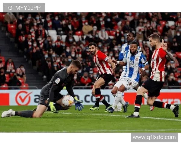 西甲赛场惊现历史冷门巴黎圣日耳曼狂胜尤文图斯5-0引发全场沸腾